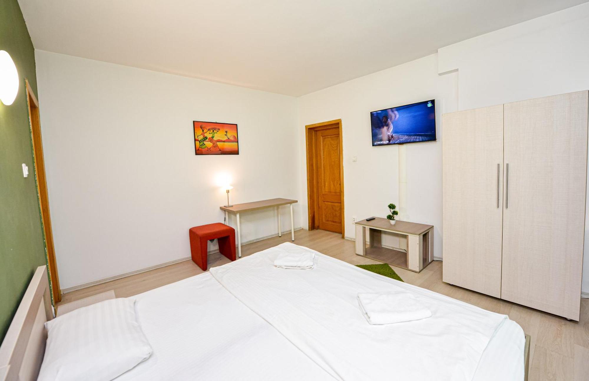 The Lincoln Suites - Central Shabbat Friendly Apartments Bucarest Exterior foto