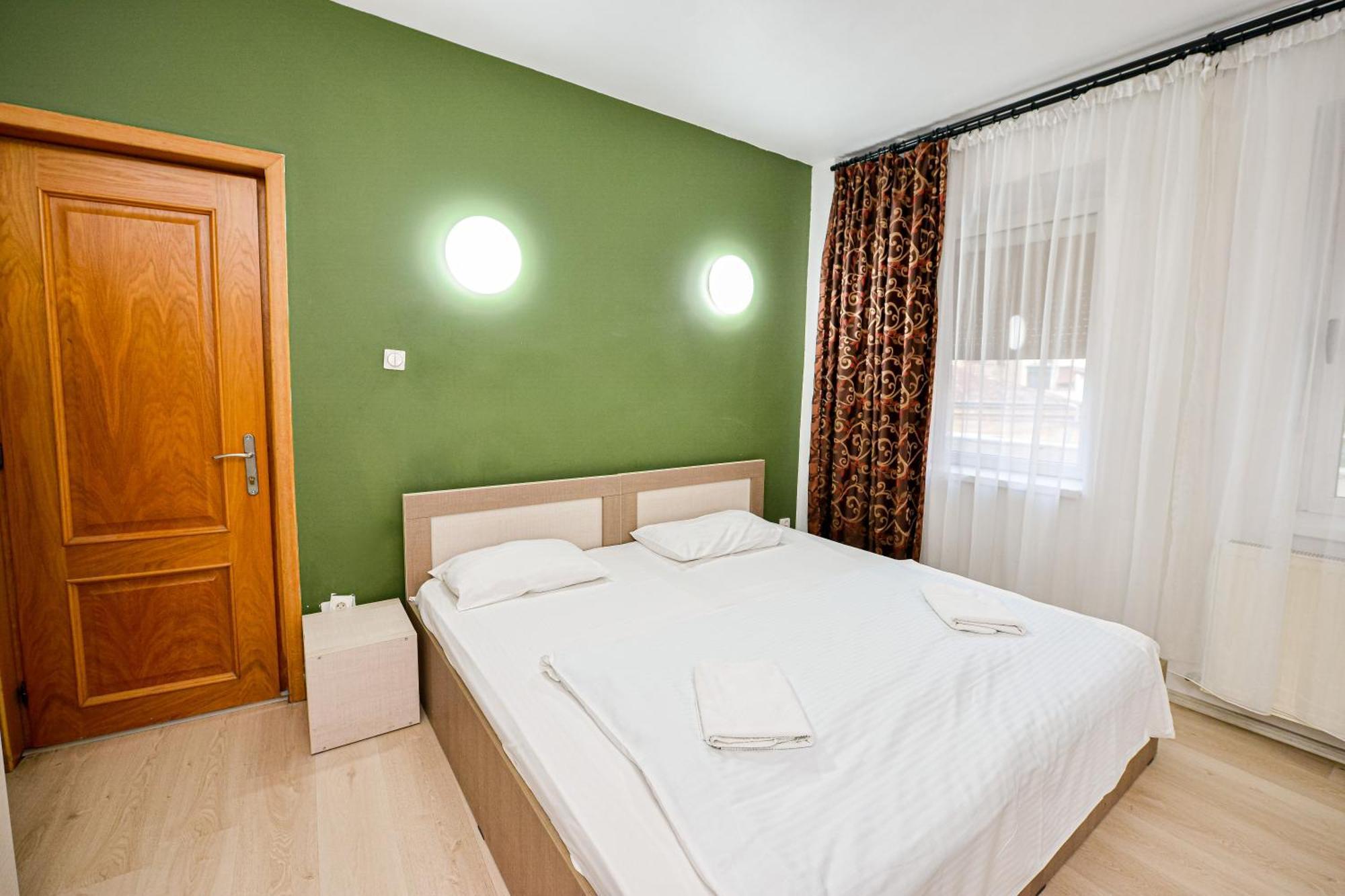 The Lincoln Suites - Central Shabbat Friendly Apartments Bucarest Exterior foto