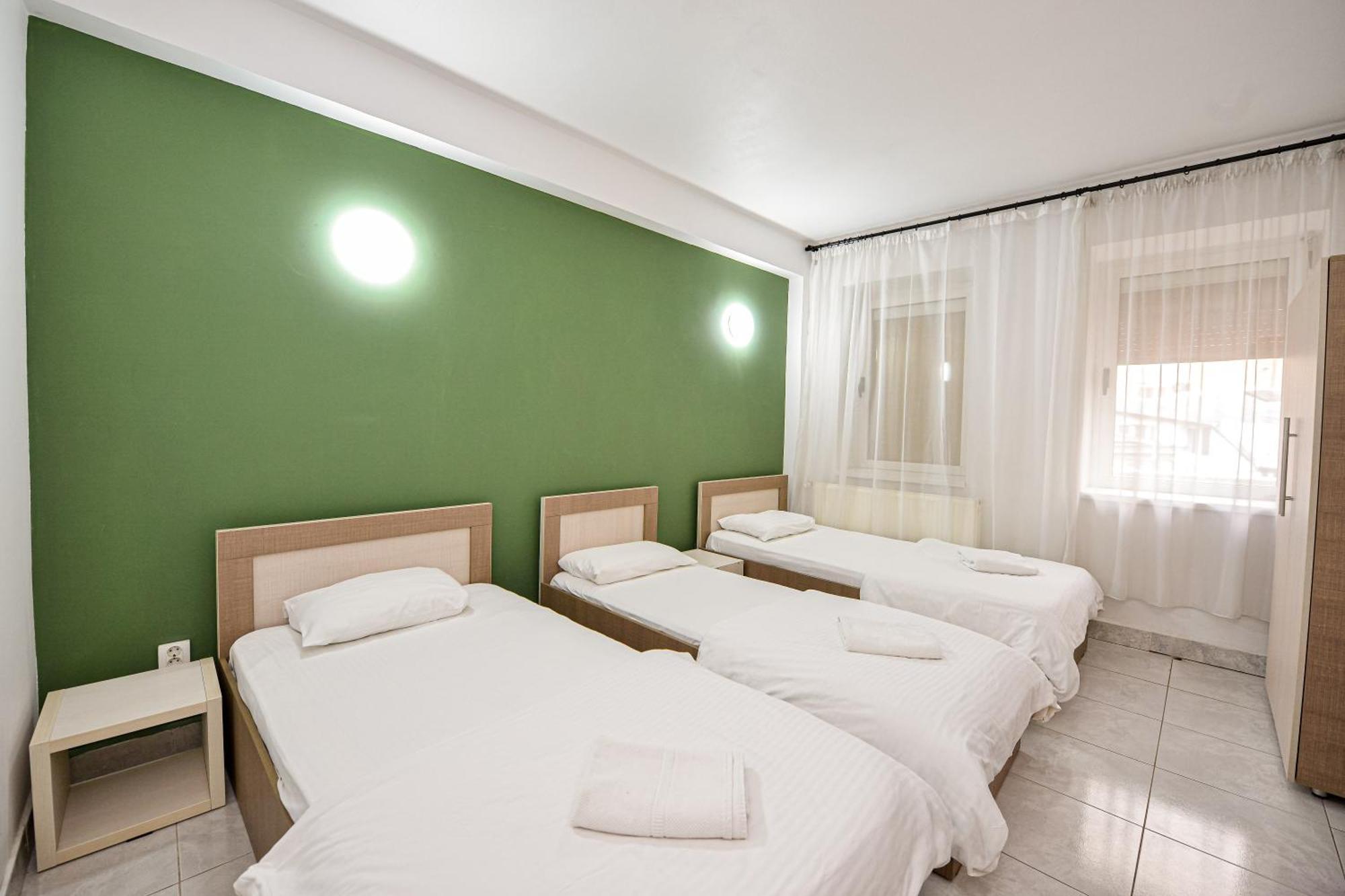 The Lincoln Suites - Central Shabbat Friendly Apartments Bucarest Exterior foto
