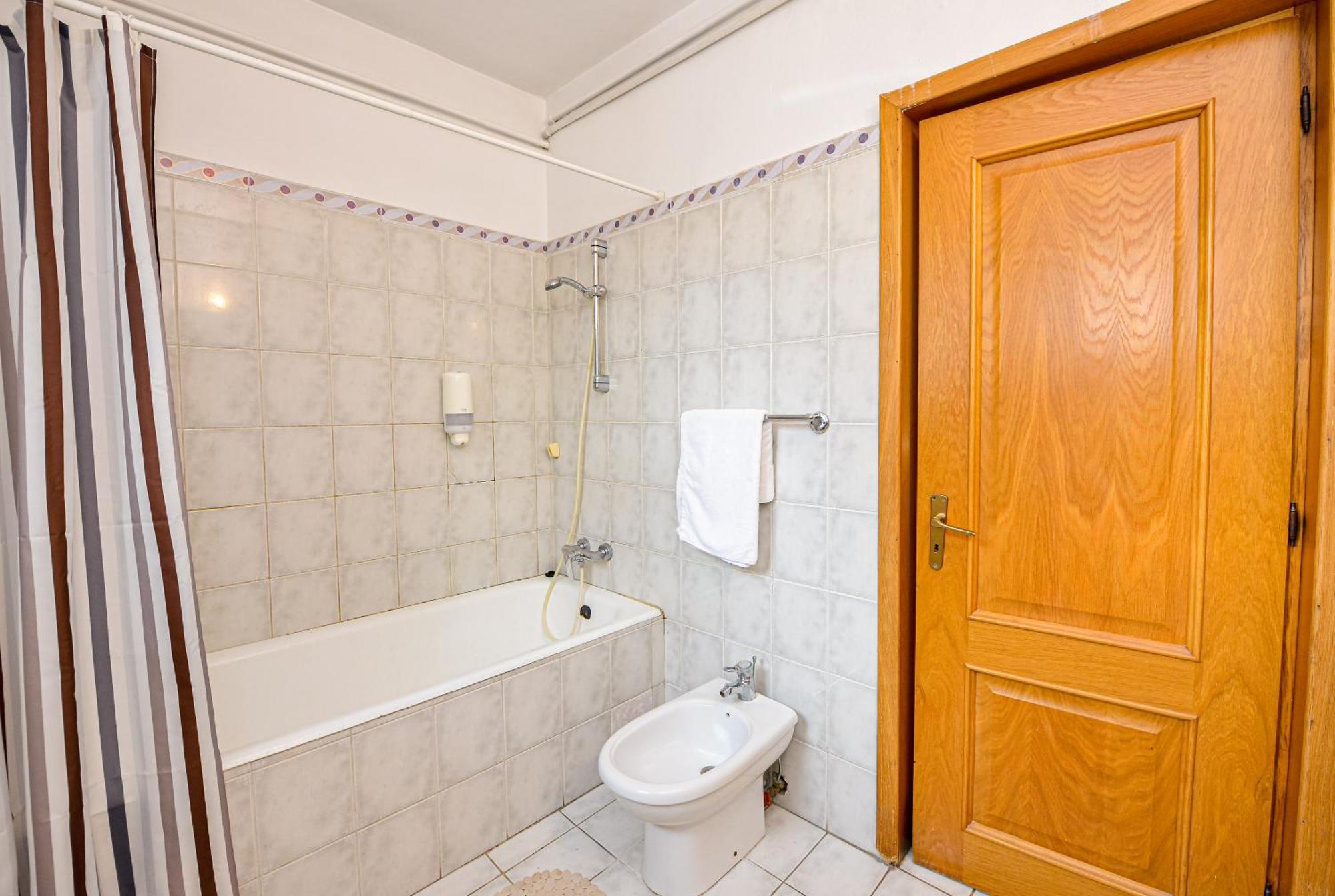 The Lincoln Suites - Central Shabbat Friendly Apartments Bucarest Exterior foto